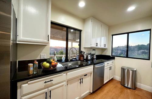 Hilltop Penthouse Cottage with Sweeping Views - Foto 13