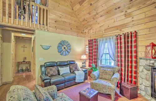 Resort Cabin with Fire Pit Golf, Hike and Play! - Foto 6