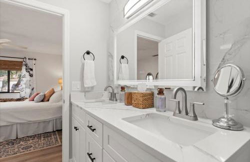 Waterfront - Private Pool - Pet Friendly - Photo 54