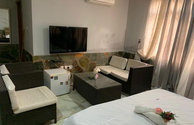 1bed Apartment - Parking, Wifi, Balcony, Bbq - Photo 3