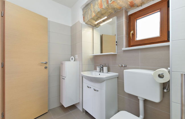 House 1735 - Photo 29