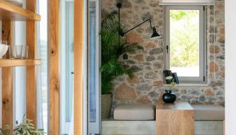 Stone build suite with private pool - Foto 5