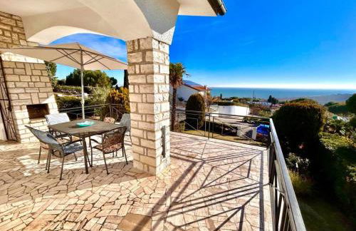 Villa Edith - stupenda villa con terrazzo vista mare e spiaggia inclusa - Foto 2