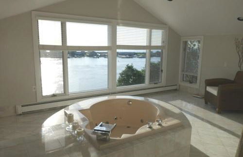 Stunning, Large, Waterfront Retreat - Foto 42