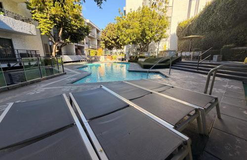 Hollywood Studio with Pool, Parking, Gym & Sign View - Foto 48