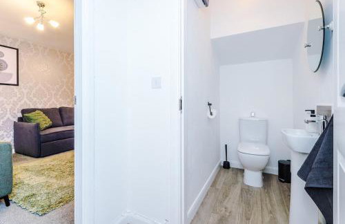 NEW! Presented by LTJ Prime Key Properties, Driveway Parking, Free WiFi - Foto 13