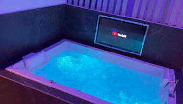 Chic & Jacuzzi - Foto 3