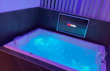 Chic & Jacuzzi - Foto 3