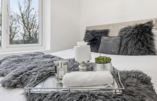 Lovely 4b Stay- Ideal for Contractors & Families - Photo 22