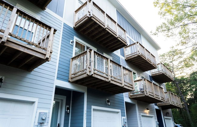 Cozy Retreat near Uptown Charlotte with Free Parking & Wi-Fi - Foto 39