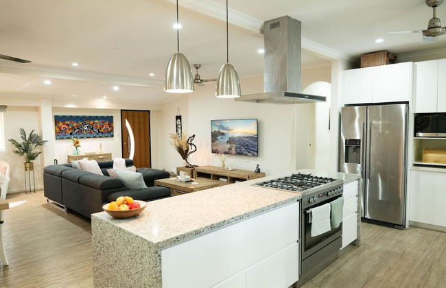 Rosewood Rustic Refuge Pool Outdoor Dining Backyard - Foto 36