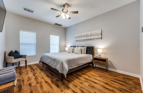 6 Bedroom Home with Pool, Centrally Located - Foto 25