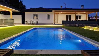 Chalet Oasis, Piscina, Barbacoa, Jardin, Amigos, Familia, Grupos, Casa, Villa - Foto 2, sunbed