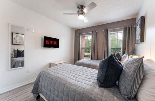 Stay Close to Disney in Your 3-Bedroom Haven - Foto 20
