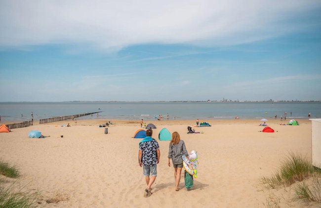 Enchanting Chalet 600 m From the sea - Photo 32