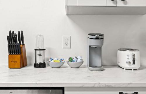 Cozy 1st-Floor Flat 2BR Backyard Free Parking - Foto 46