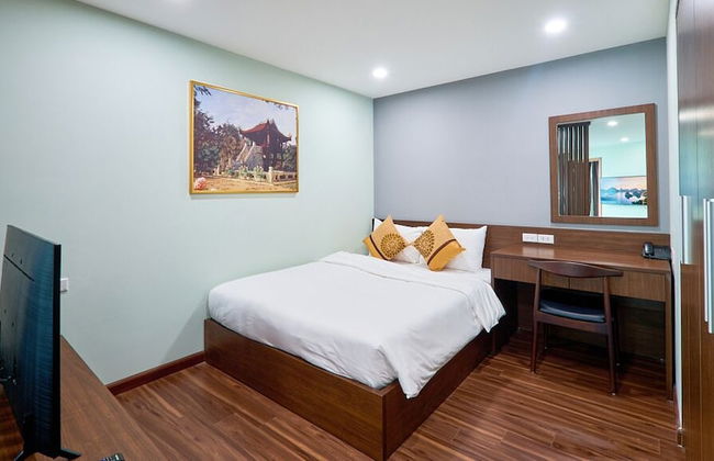 Netland Westlake Legacy Suites - Photo 9