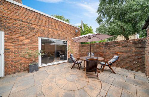 Cosy 3 BEDROOM Home with Garden, Ealing - Foto 20