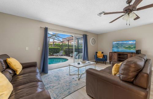 4BR w Heated Pool near Disney & Lake - Sleeps 10 - Foto 7