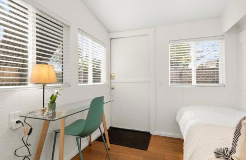 Santa Barbara Beach Cottage - Photo 27