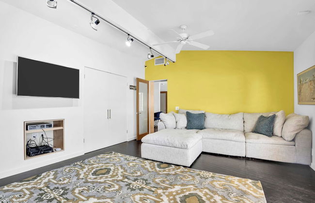 Edwin by Avantstay Hollywood Hills Luxury + Pool - Photo 20