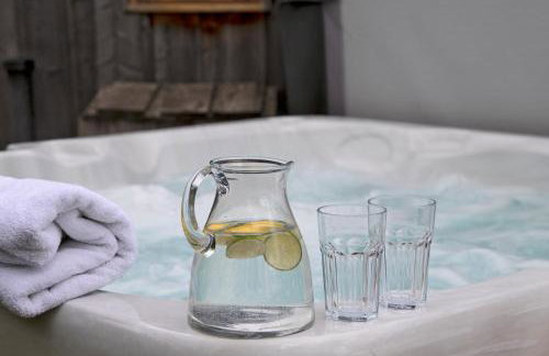 Nether Farm Roundhouses - Henmore Water & Sturston Winds with hot tubs - Bradley Wood no hot tub - Foto 43