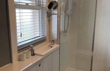 Dog friendly 1 bed cottage with a king sized bed - Foto 9