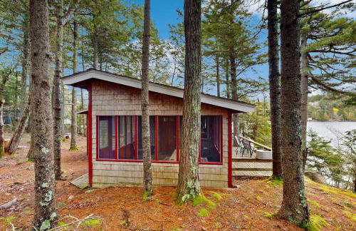 2BR Lakefront Cabin with Fireplace, Lake Views, Dock - Foto 24