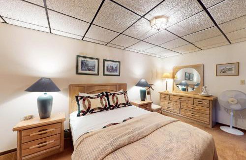 Lakefront Haven - Photo 24