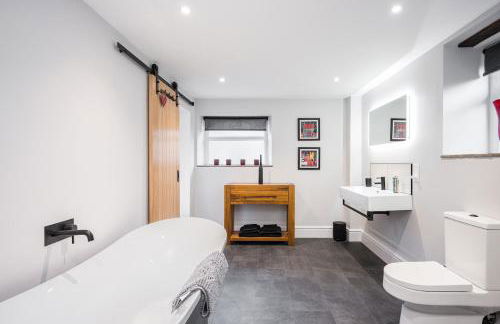 The Pool House - 4 En-suite Bedrooms - Wood Burner - Foto 5