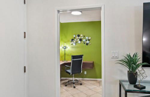 Beverly Hills Gem 1 BR Apt with Parking 218 - Photo 12