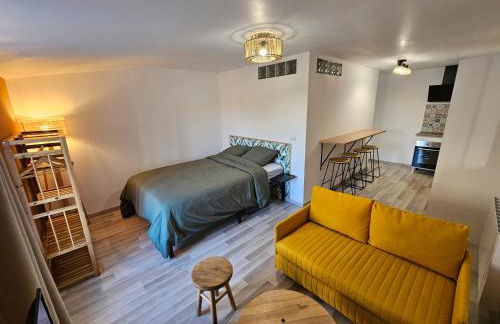 Appartement Bohème 4 personnes à 12 min du Puy du Parc - Photo 1