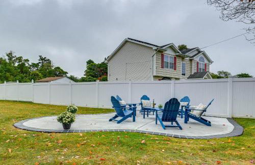 Bay Shore Vacation Rental with Shared Yard! - Foto 23