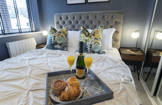 Elliot Oliver - Exquisite 2 Bedroom Apartment With Garden, Parking & EV Charger - Photo 12