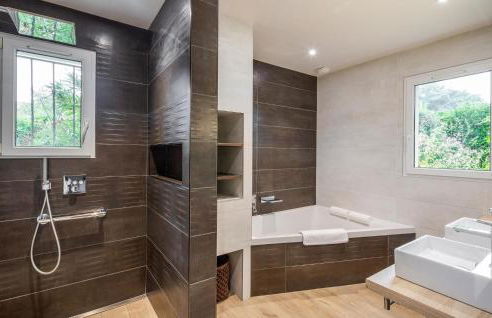 4 Bedroom Stunning Home In Cancale - Foto 16