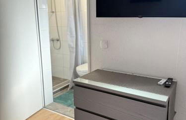 Modern Cozy Studio Apartment & Terrace - Photo 9