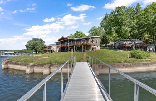 Huge Lakefront Yard, Private Dock - Amazing Views! - Foto 43