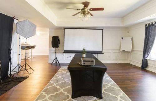 Relaxing Retreat with 55-Inch TV and Lake Views - Foto 7