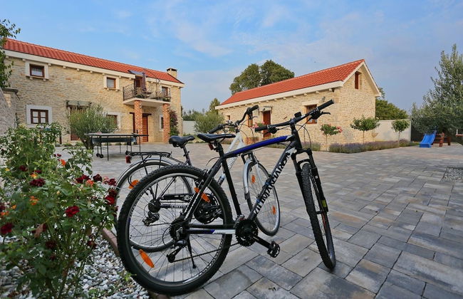 Villa in Prkos With Private Pool and Sea Nearby - Foto 36