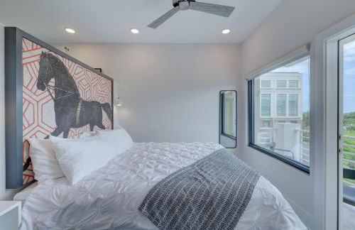 The Hive Adjacent 3rd Floor, 301 King & 302 Balcony - Photo 32