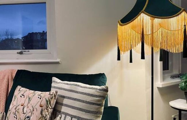 Kensington Place - 4 Bedroom Home w Free Parking - Photo 10