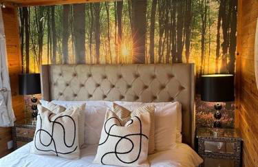 Otter 1 - Private Hot Tub - Bali Inspired Lodge - Bath - Longleat - Wiltshire - Photo 50