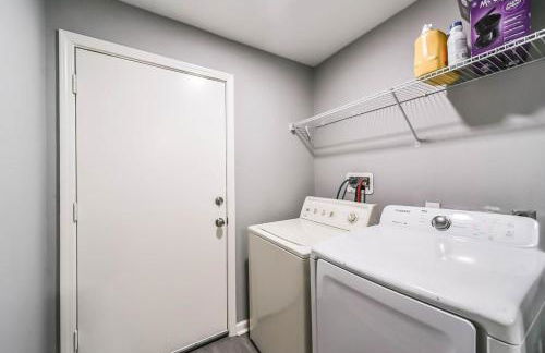 Comfy 5BR Holiday Home with Hot Tub, 10min from NGR Stadium - Foto 28