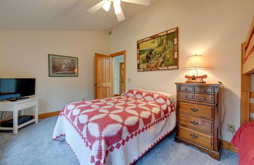 Creekside Family Retreat by Waterfalls and Hiking! - Foto 29