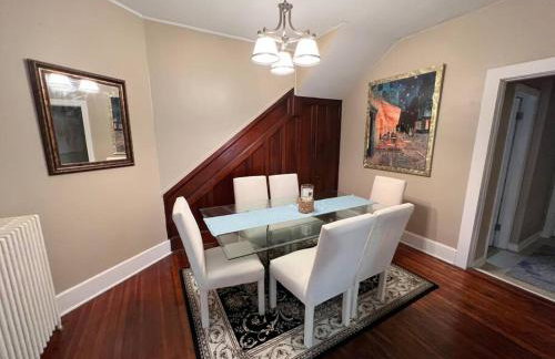 The Purple Door apt in the heart of Radford city - Foto 14