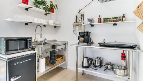 Riverfront Oasis with Private Deck in Los Fresnos! - Foto 5