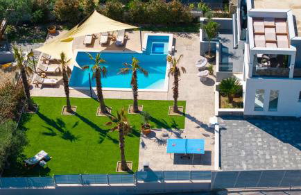 Seaview Villa Stanka with Pool and attached Jacuzzi - Photo 2