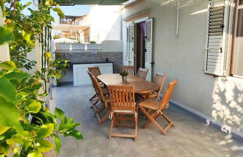 Oroblu. Villetta singola a 50 metri dal mare - Foto 1