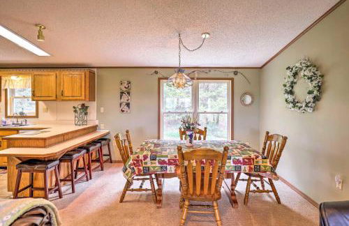 Finger Lakes Retreat with Sunroom, Fire Pit and BBQ! - Foto 9