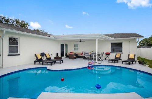 Luxe Getaway w Pool, Games & Fun Vibes - Foto 77